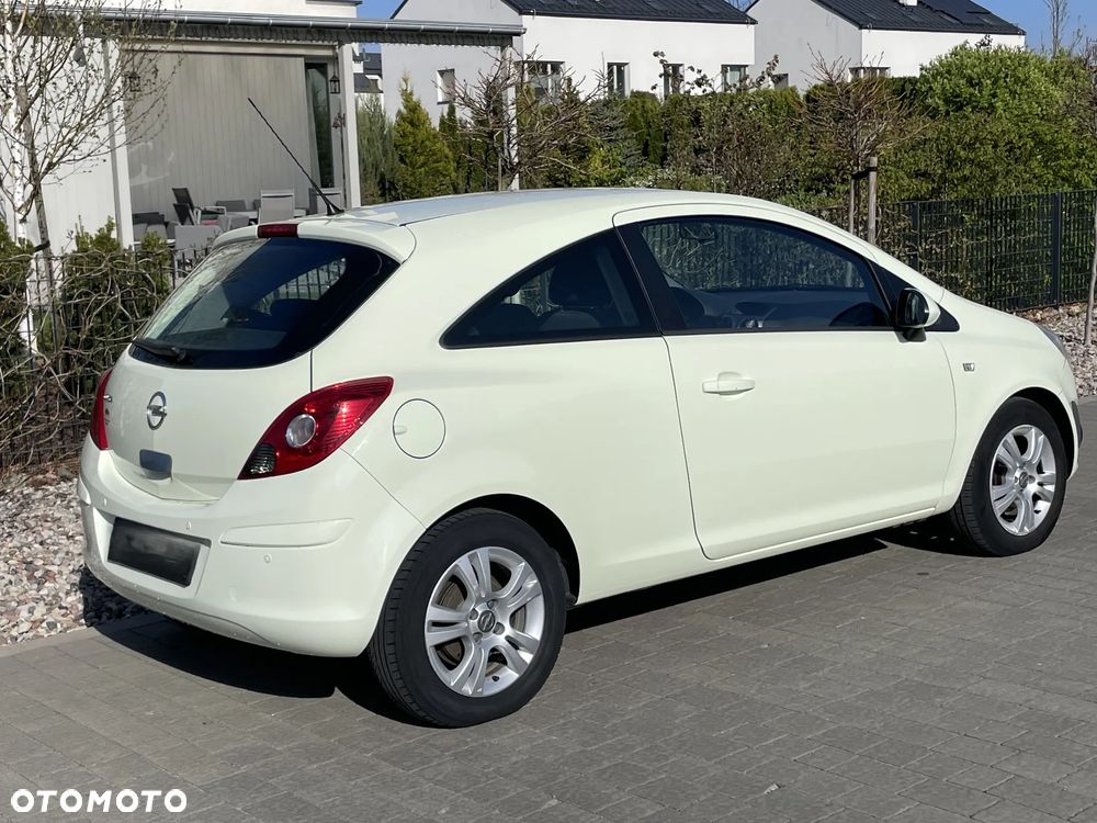 Opel Corsa 1.4 16V Innovation - 5