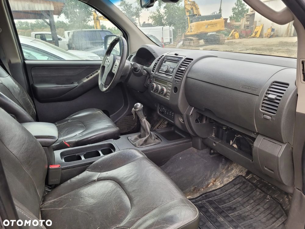 Nissan Navara 2.5 D LE Limited - 8