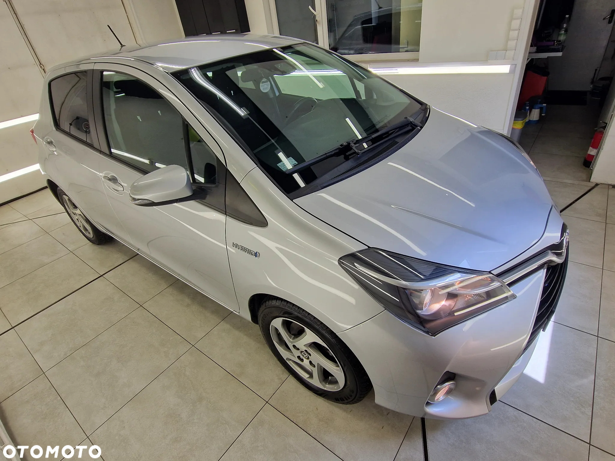 Toyota Yaris Hybrid 1.5 VVT-i Comfort - 4