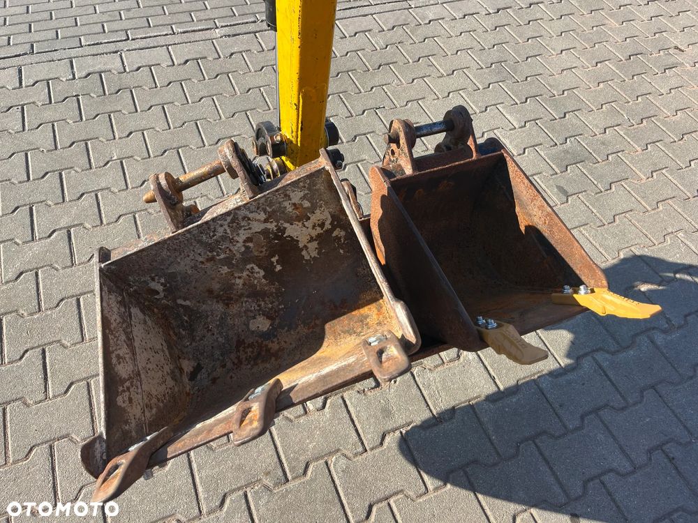 JCB 8020 CTS - 11