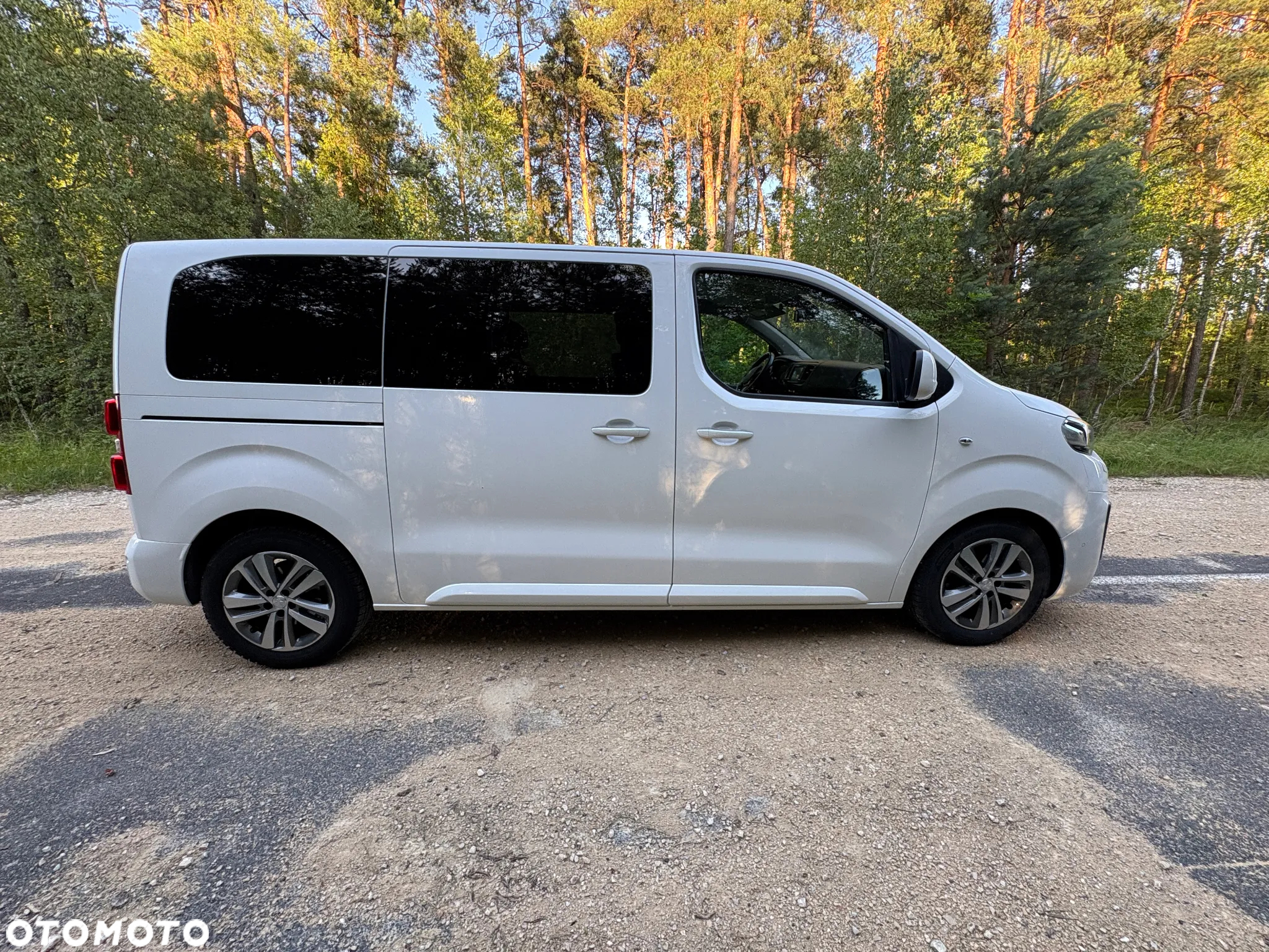 Peugeot Traveller L2 2.0 BlueHDi 180 S&S EAT8 Allure - 11