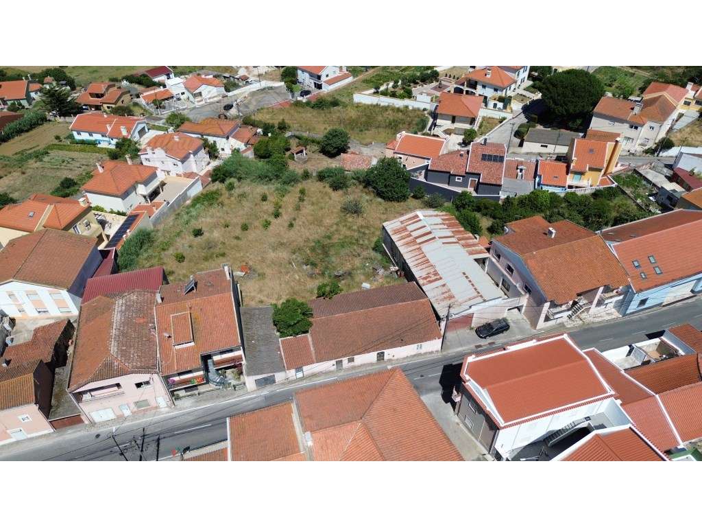 Terreno com 2700m2 em zona URBANA - Grande imagem: 3/4