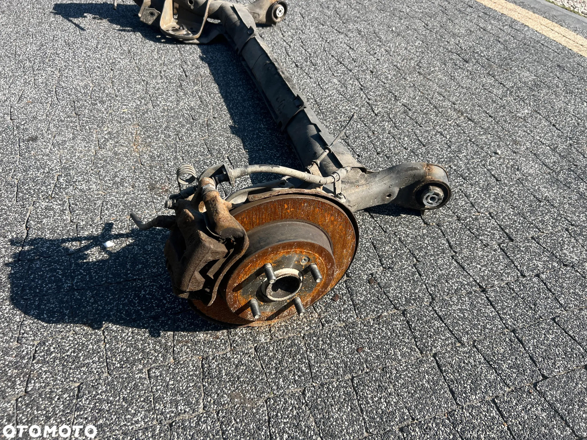 BELKA ZAWIESZENIA OŚ HYUNDAI I20 II 14- - 6
