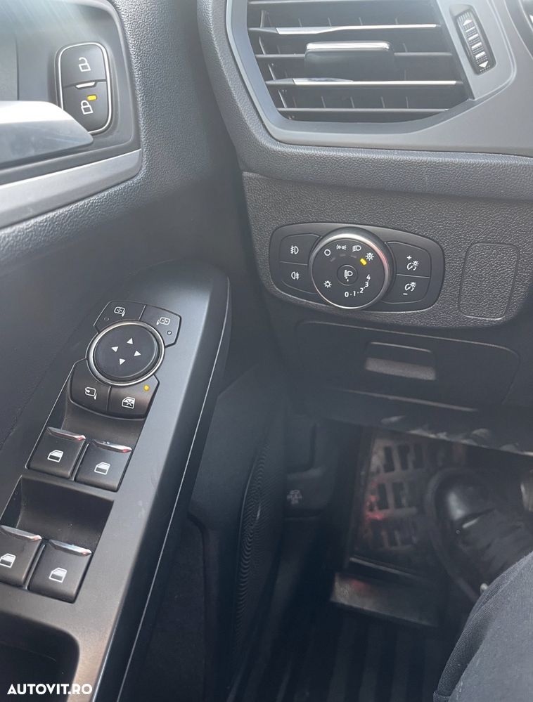 Ford Focus 1.0 EcoBoost Titanium - 9