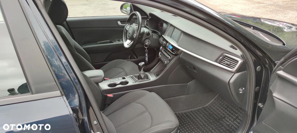 Kia Optima 2.0 M - 26