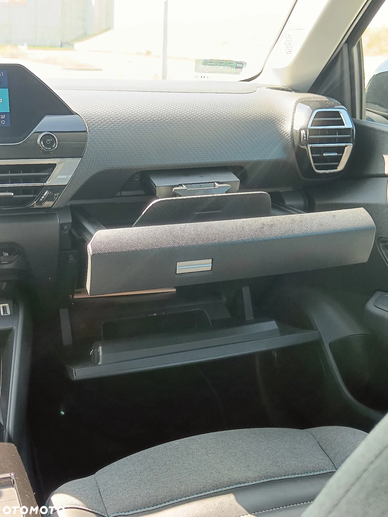 Citroën C4 e-C4 EV136 50kWh Shine - 31
