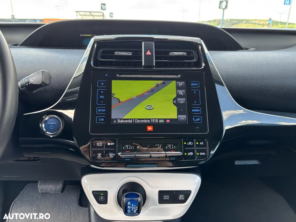Toyota Prius Hybrid Executive - 19