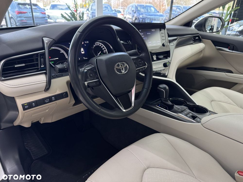 Toyota Camry - 8