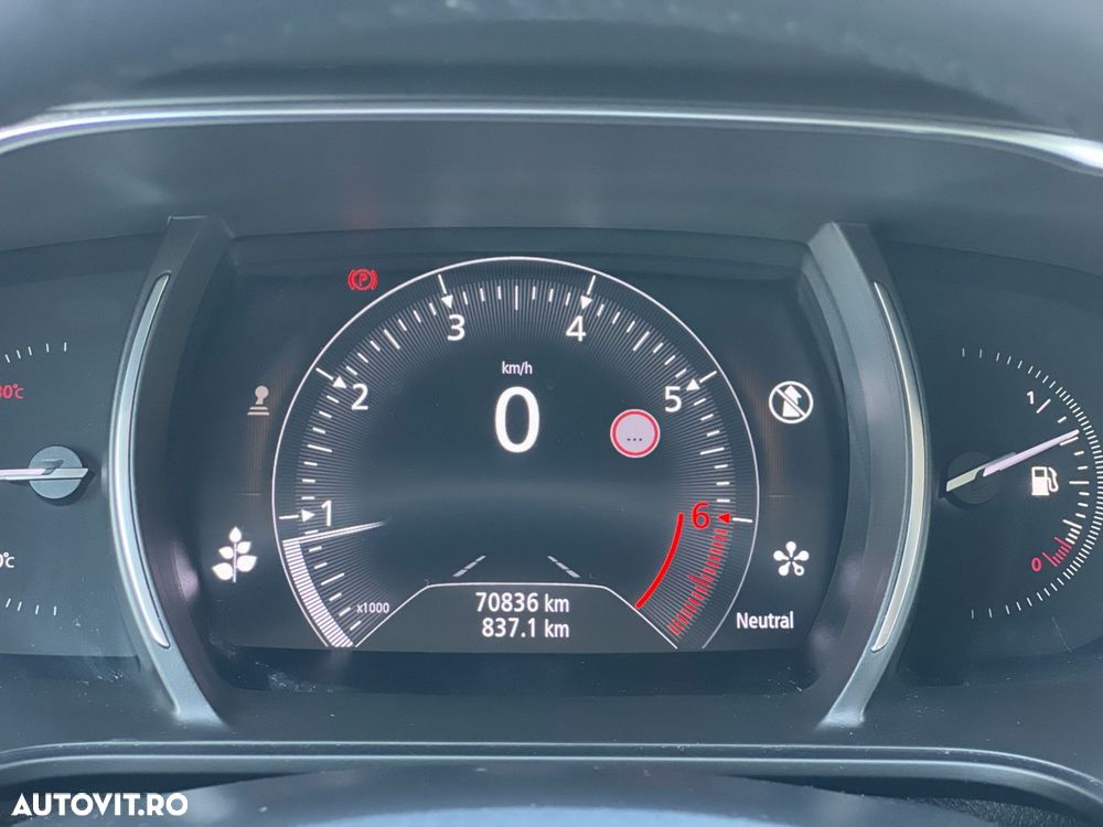 Renault Megane TCe 140 GPF Intens - 21