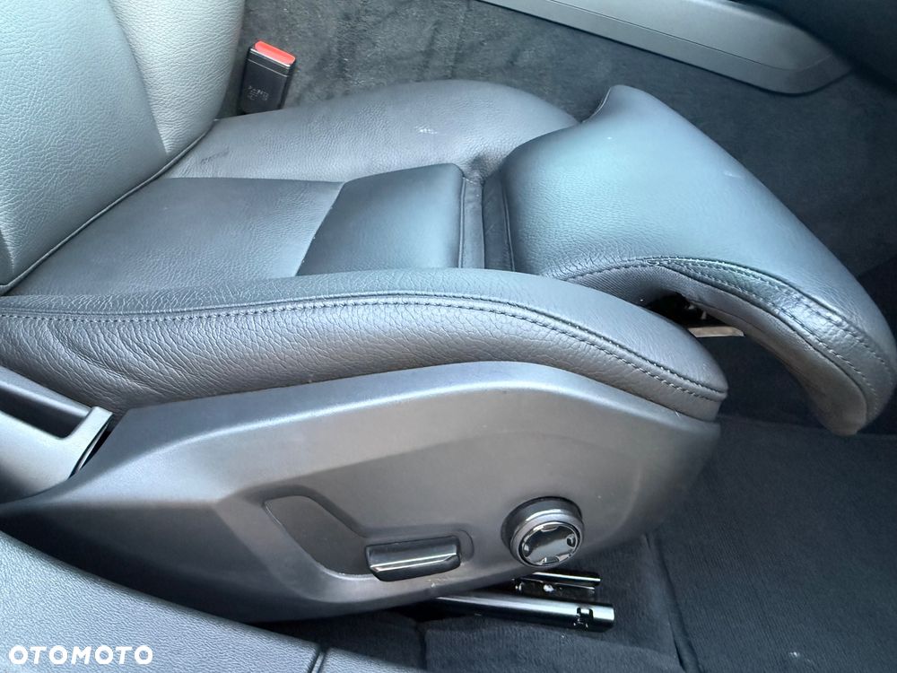 Volvo V60 B3 B DKG Momentum Pro - 27