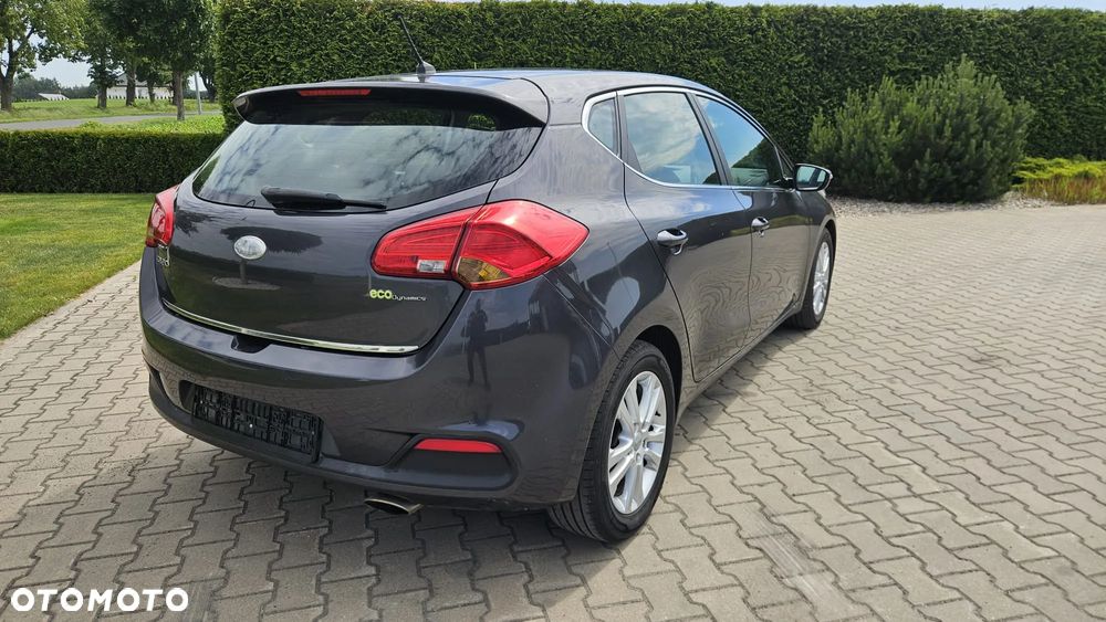 Kia Ceed - 9