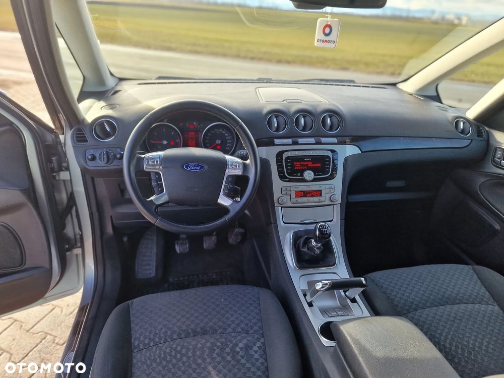 Ford Galaxy 2.0 TDCi Ghia - 22