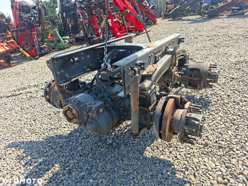 Mosty VOLVO FH FM 6x6 8x4 na tarczach na resorze - 7