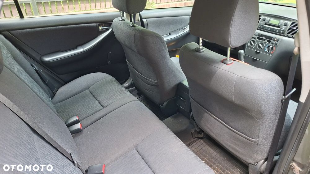 Toyota Corolla 1.6 VVT-i Terra - 12