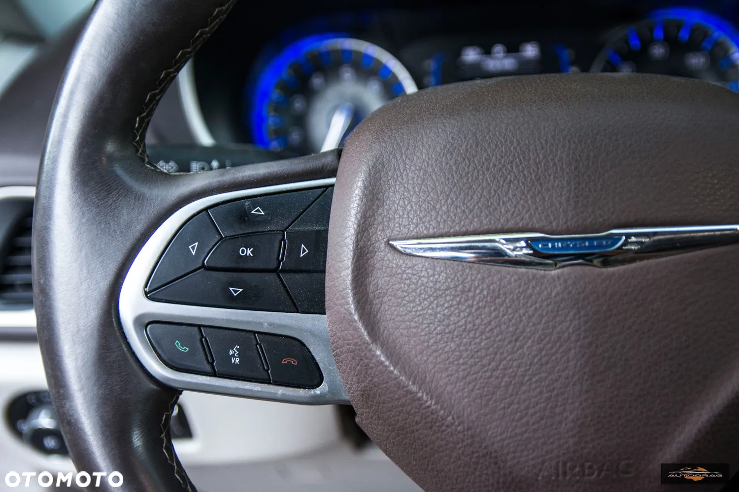 Chrysler Pacifica - 23