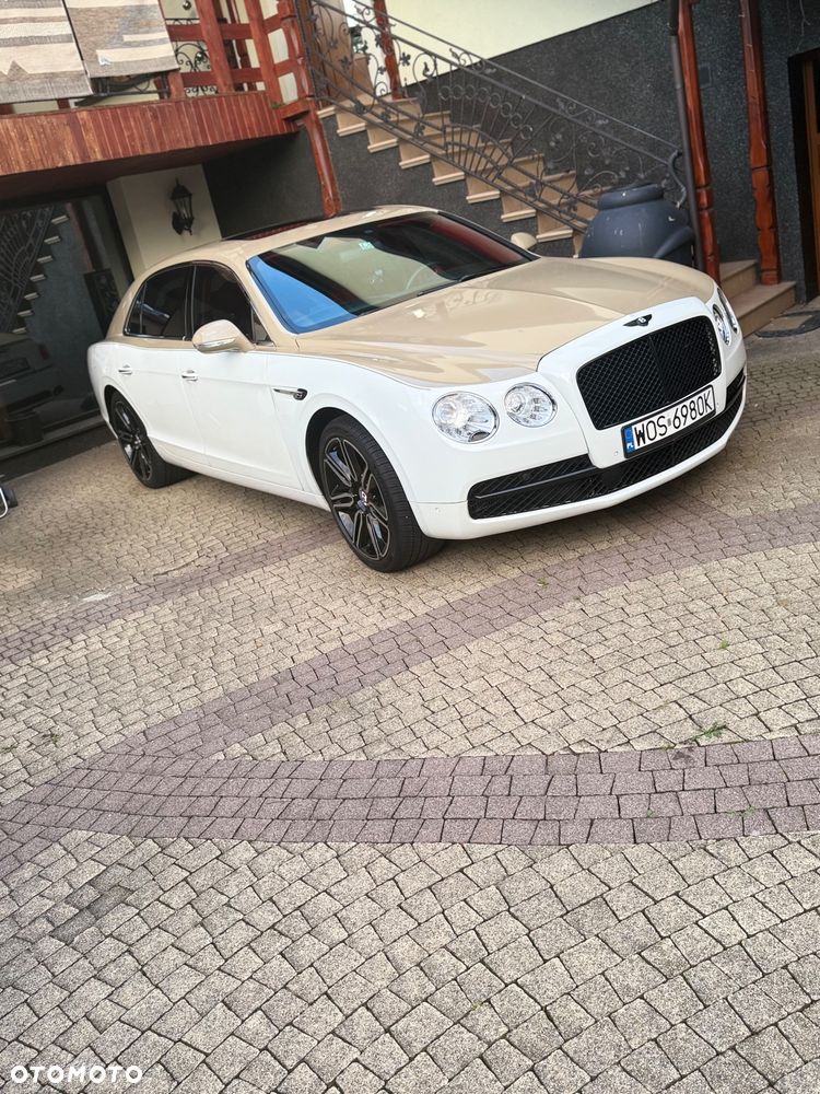 Bentley Flying Spur V8 Convertible - 11