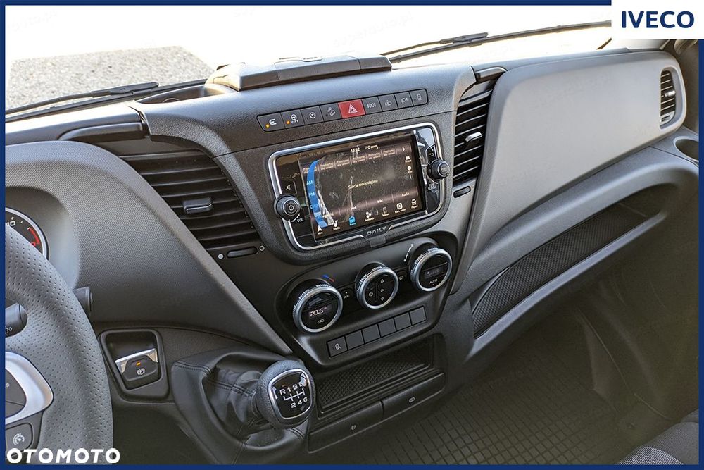 Iveco Daily 35S18 Kontener 8EP + Winda 3.0 180KM - 26