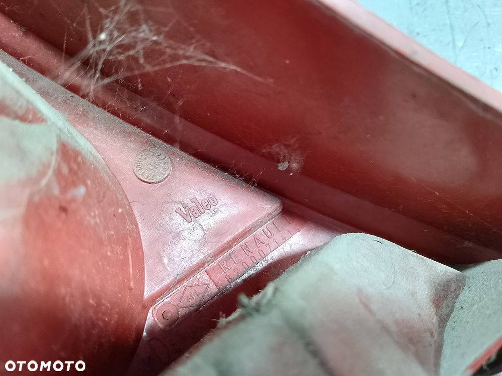 LAMPA TYLNA PRAWA RENAULT CLIO II LIFT 8200071414 HATCHBACK - 6