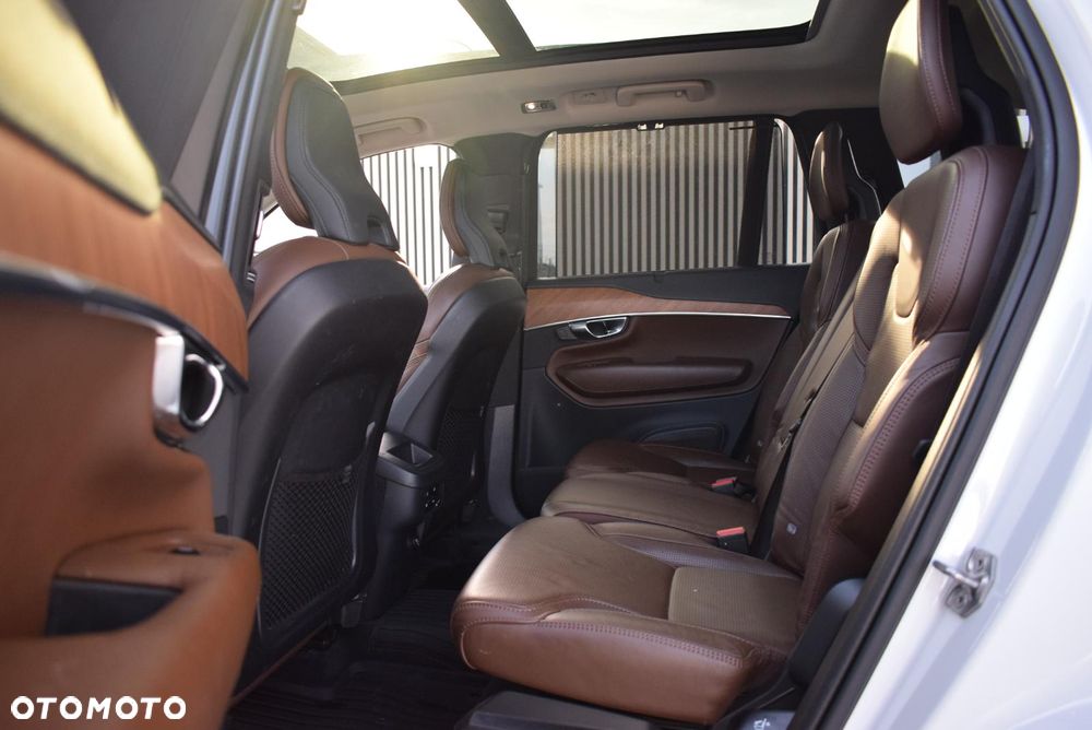 Volvo XC 90 D5 SCR AWD Inscription - 23