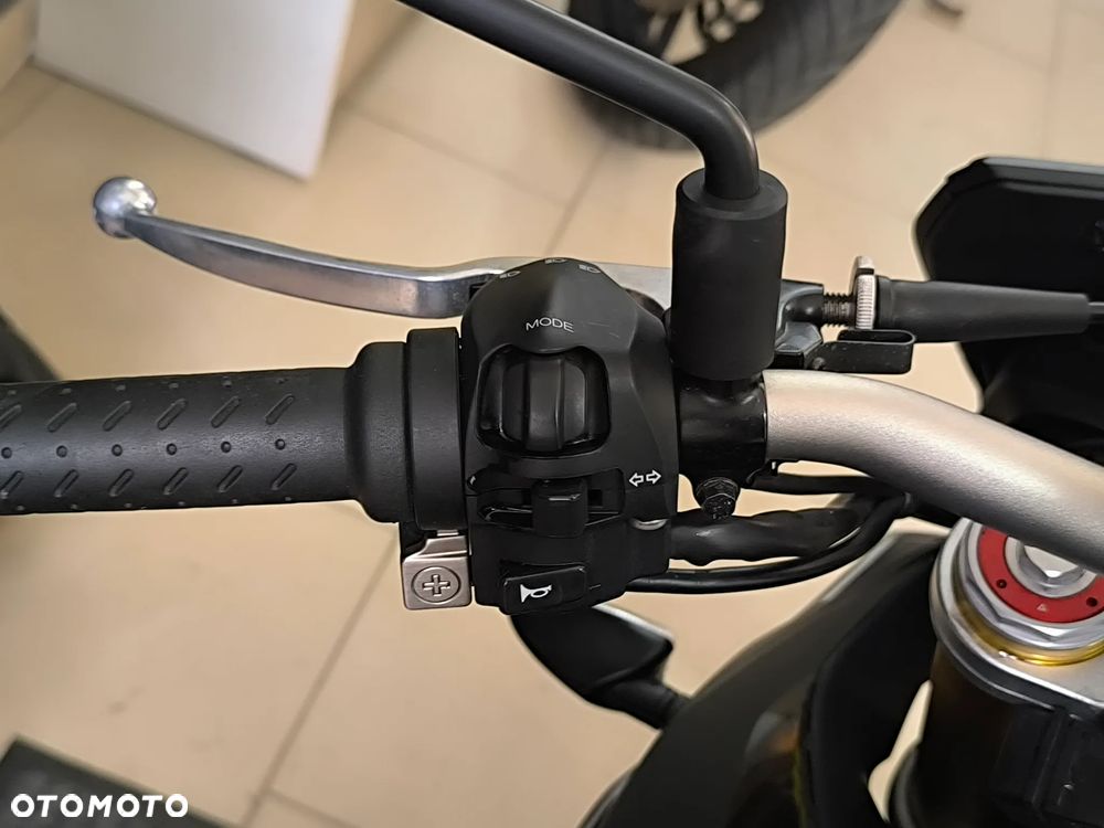 Aprilia Tuono - 17