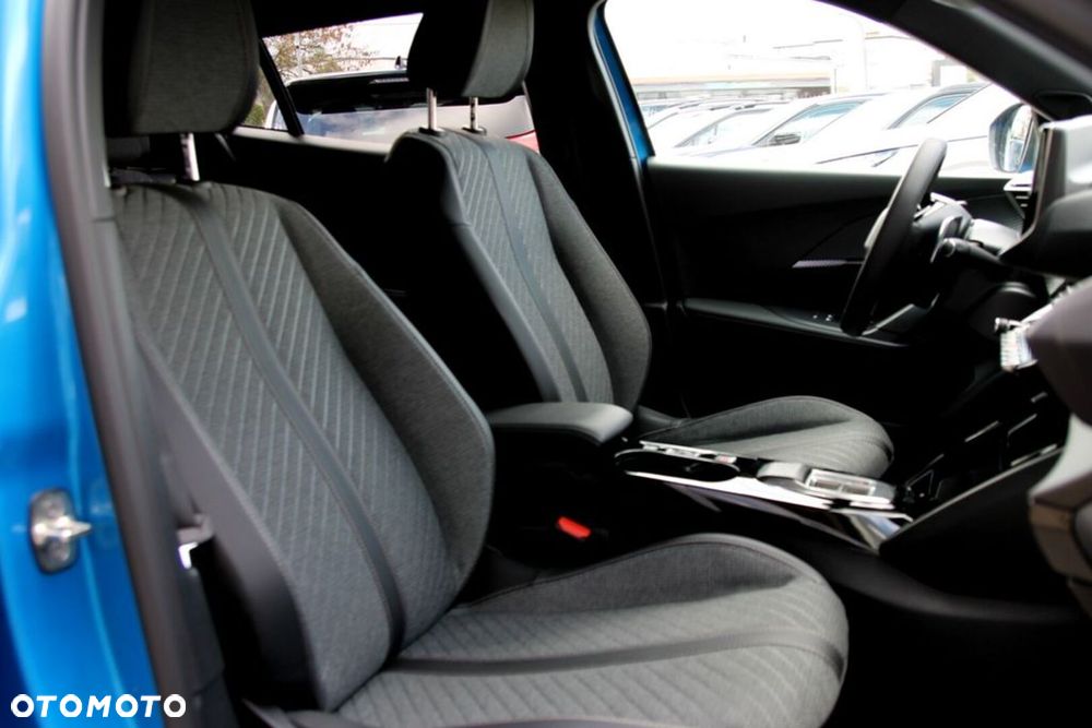 Peugeot 2008 1.2 PureTech Allure S&S EAT8 - 29