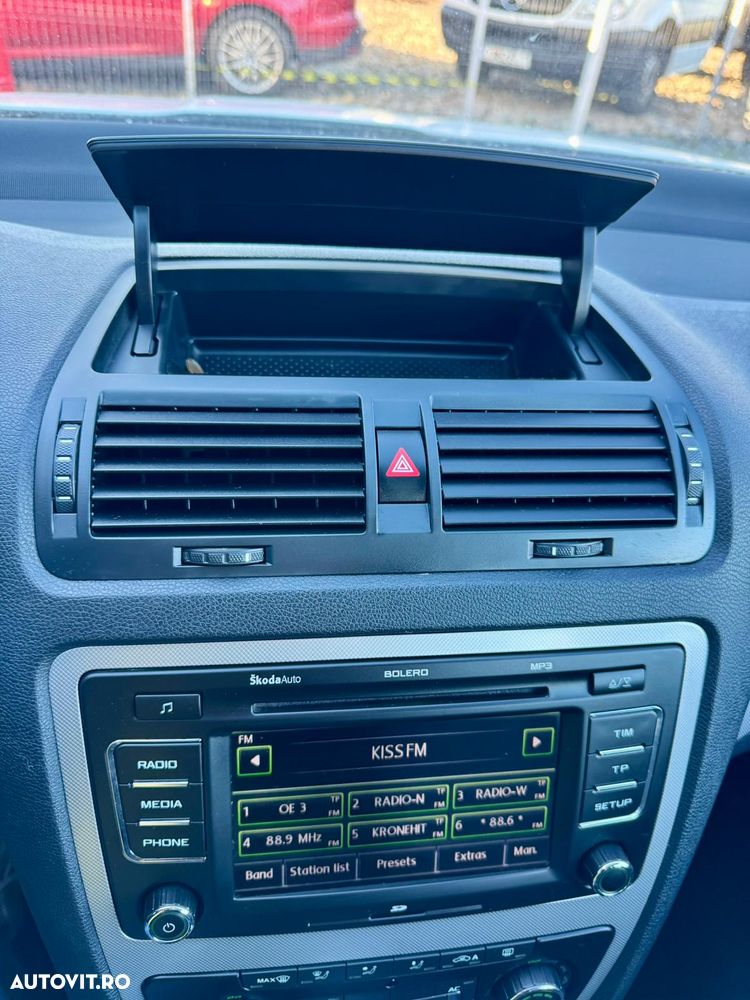 Skoda Octavia Combi 2.0 TDI Elegance Automatic - 30