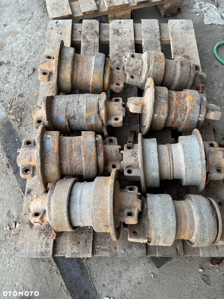 rolka jezdna dolna Komatsu D 61 PX -15 - 4