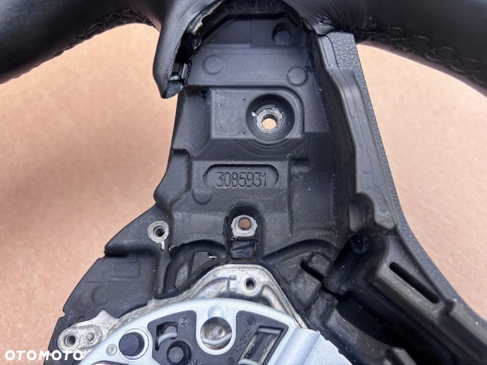 X5 G05 X6 G06 X7 G07 5 G30 G31 7 G11 G12 8 G14 G15 G16 BMW KIEROWNICA SPORTOWA M GRZANA Wibracje ŁOPATKI 8008186 305931 3093511 - 8