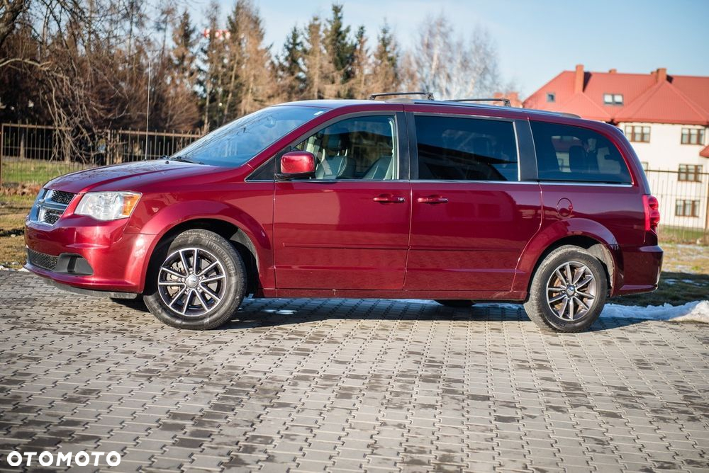 Dodge Caravan - 16