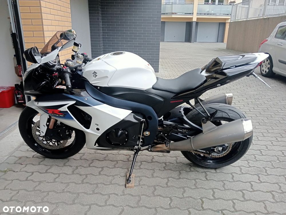 Suzuki GSX-R - 1