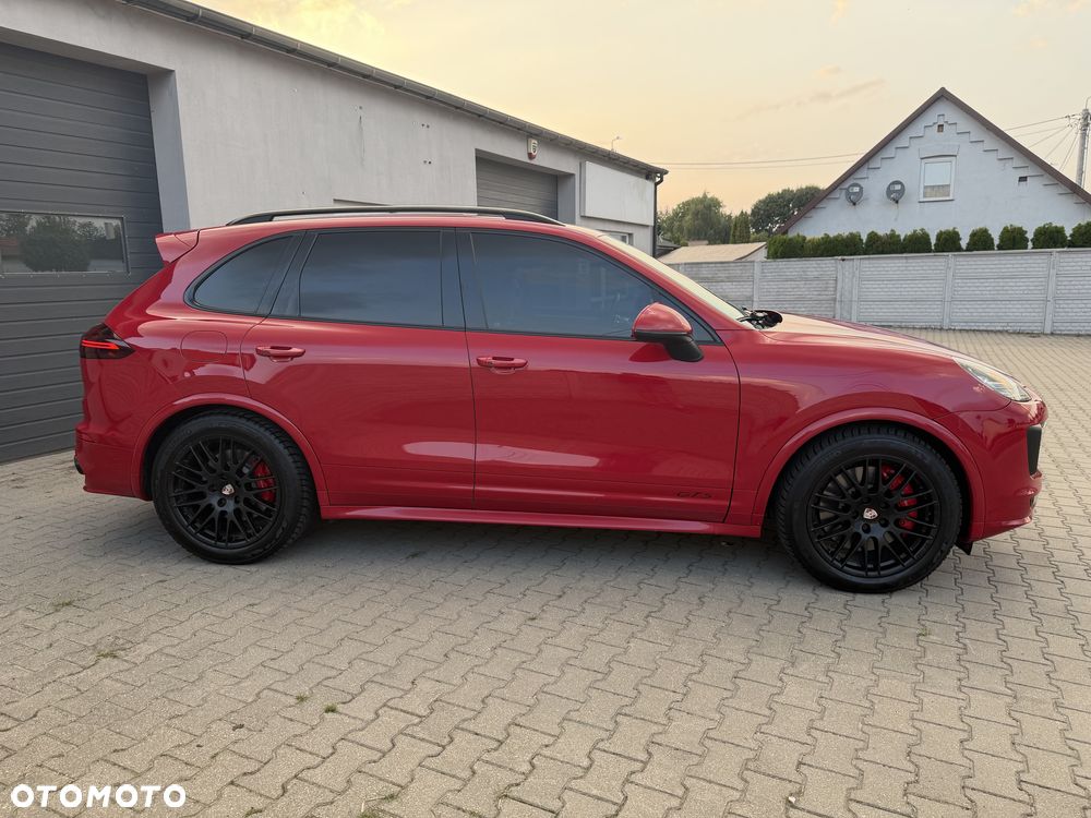 Porsche Cayenne - 4