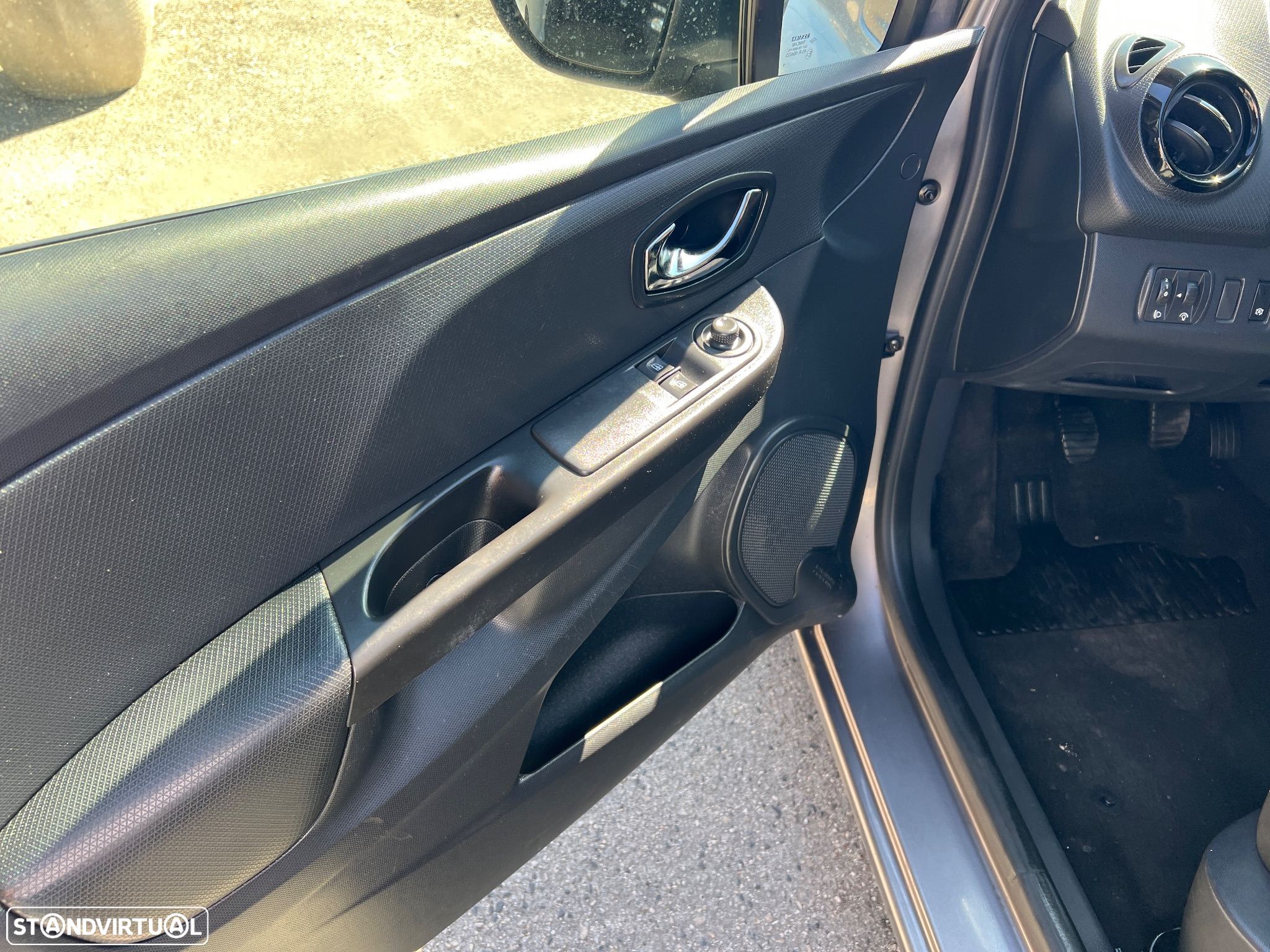 Renault Clio 1.5 dCi Dynamique S - 33