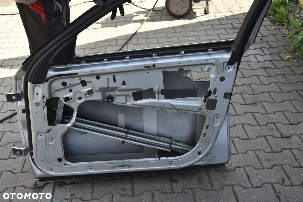 BMW E60 E61 DRZWI PRAWE PRZÓD - 7