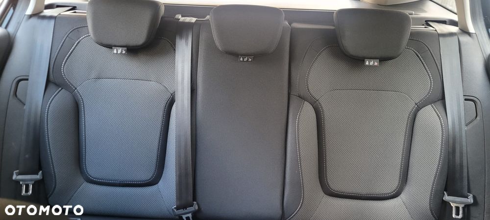 Renault Megane BLUE dCi 115 EDC BUSINESS EDITION - 32