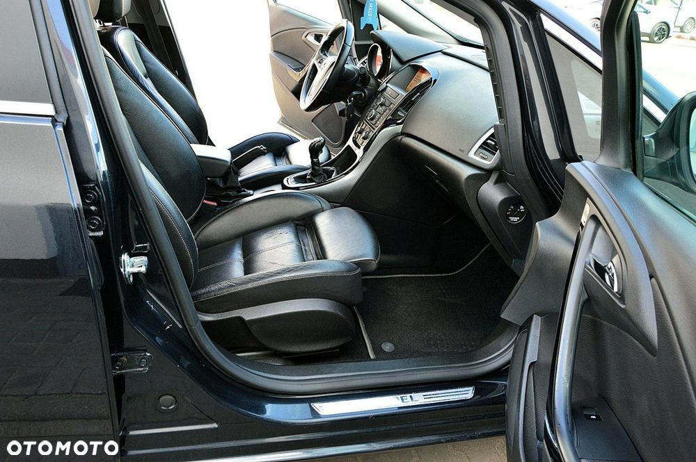 Opel Astra 1.4 T Cosmo - 28