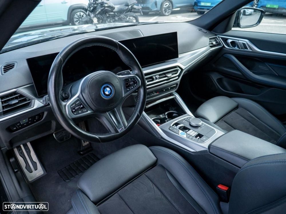BMW i4 eDrive35 Desportiva M - 23