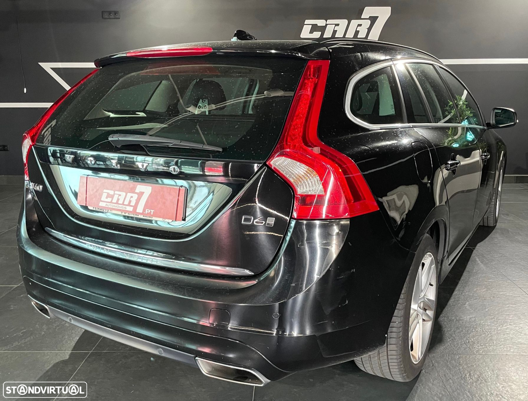 Volvo V60 2.4 D6 Momentum AWD Phev - 4