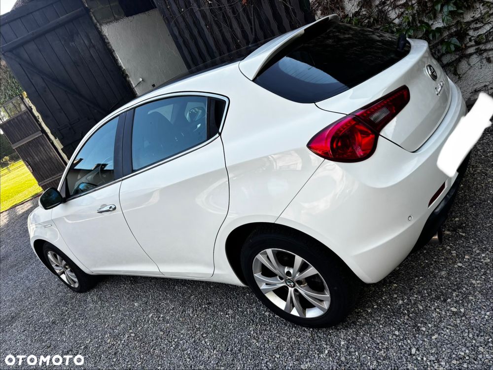 Alfa Romeo Giulietta 2.0 JTDM Distinctive - 5