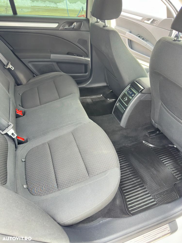 Skoda Superb 2.0 TDI Ambition - 11