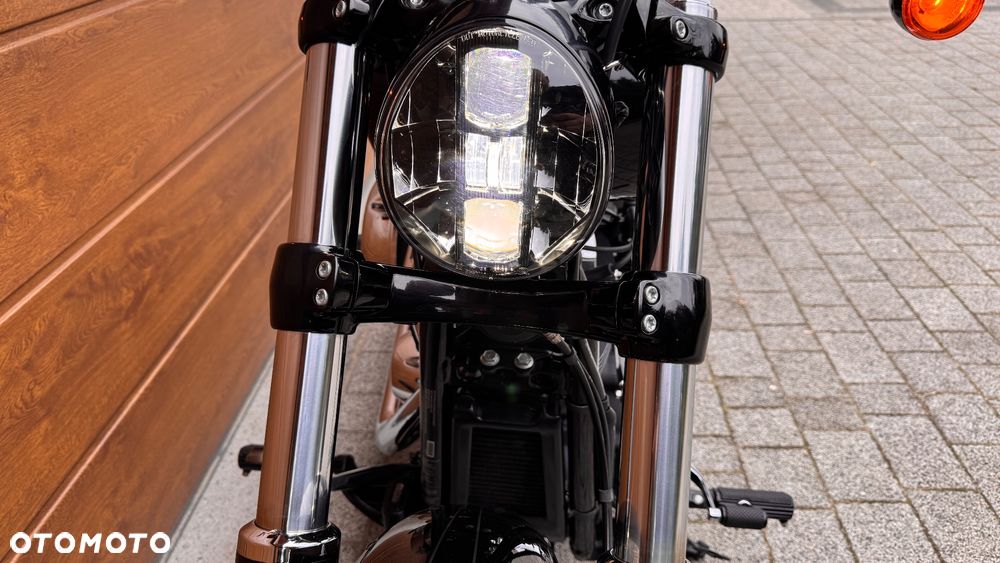 Harley-Davidson Softail Breakout - 10