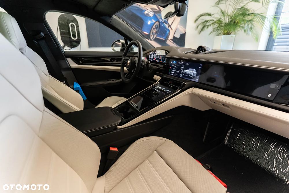 Porsche Panamera - 15