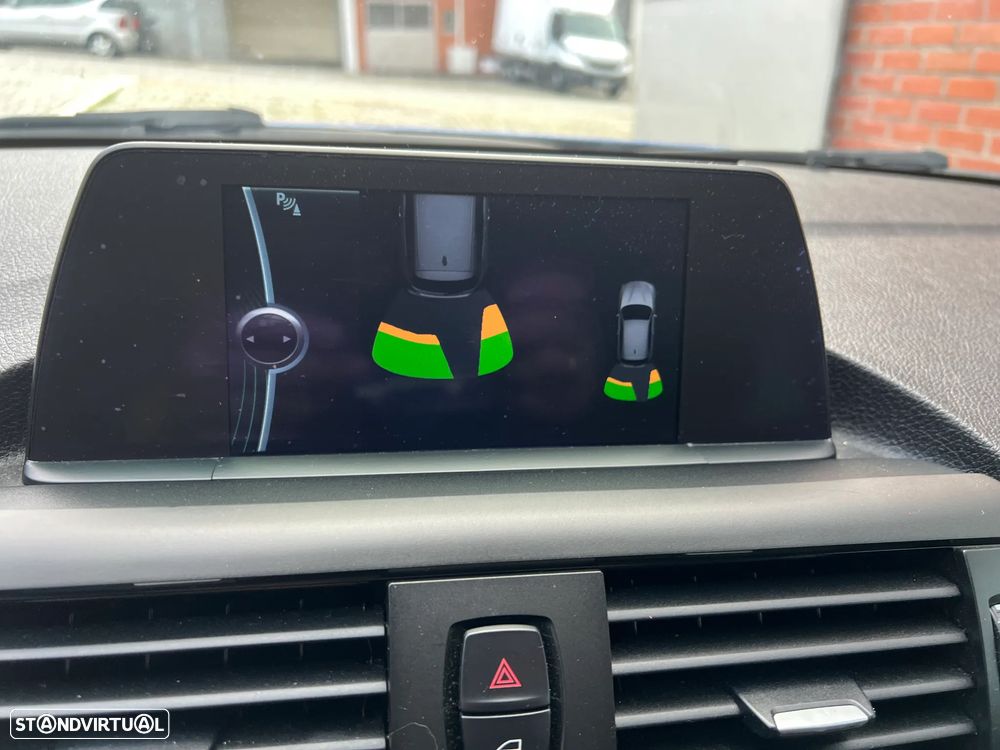 BMW 118 dA Pack M - 9