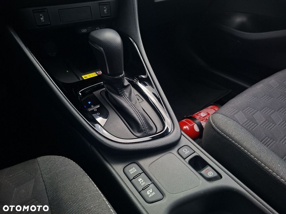 Toyota Yaris Hybrid 1.5 Style - 26