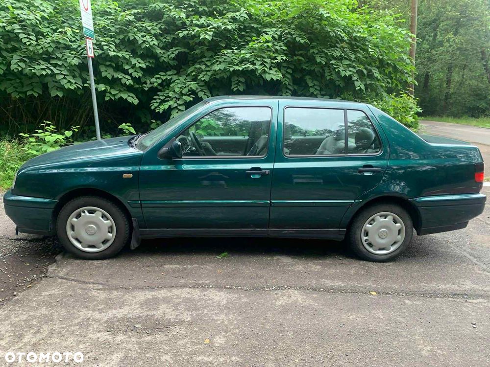 Volkswagen Vento - 3