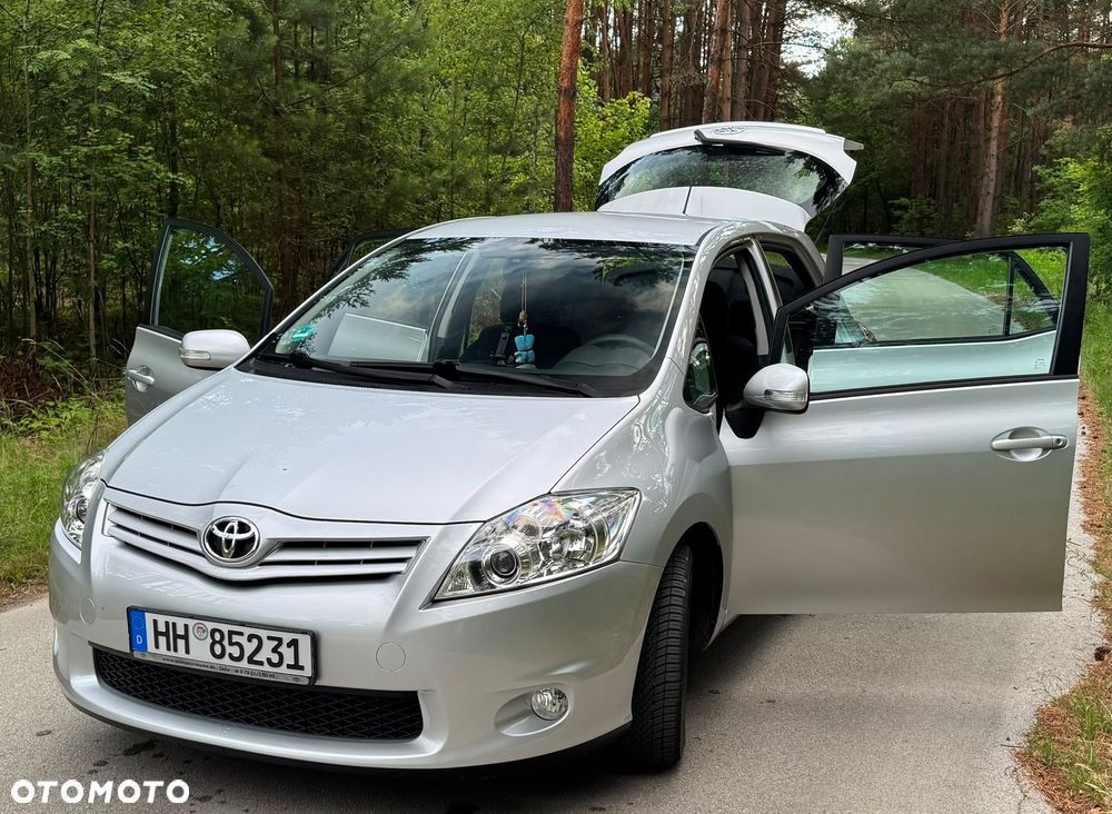 Toyota Auris - 11