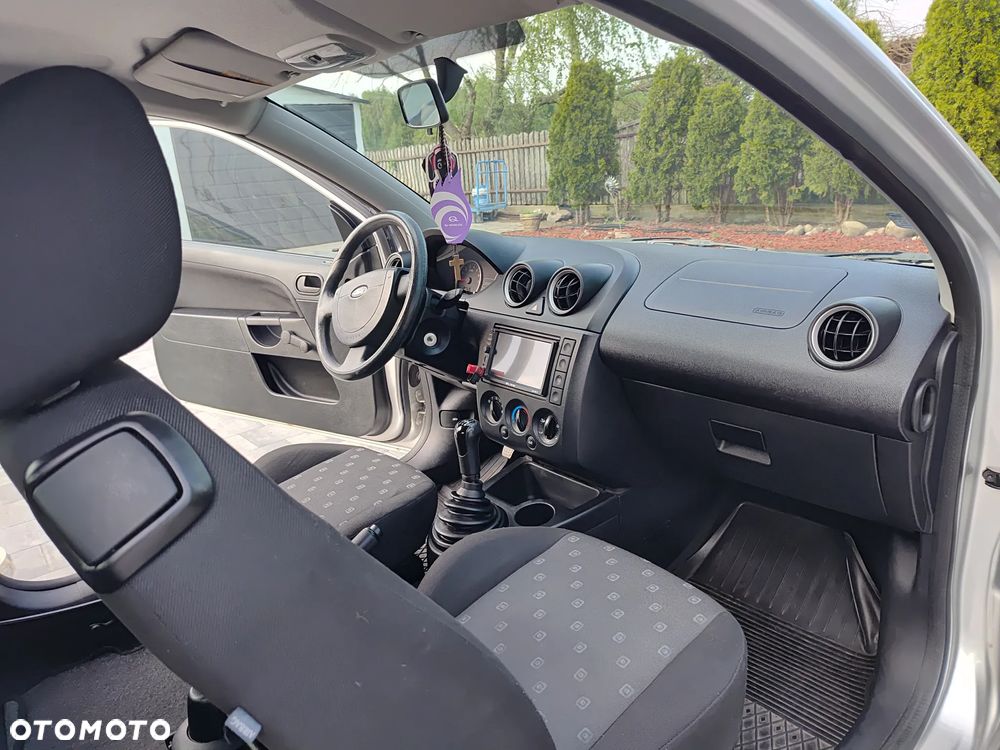 Ford Fiesta - 5