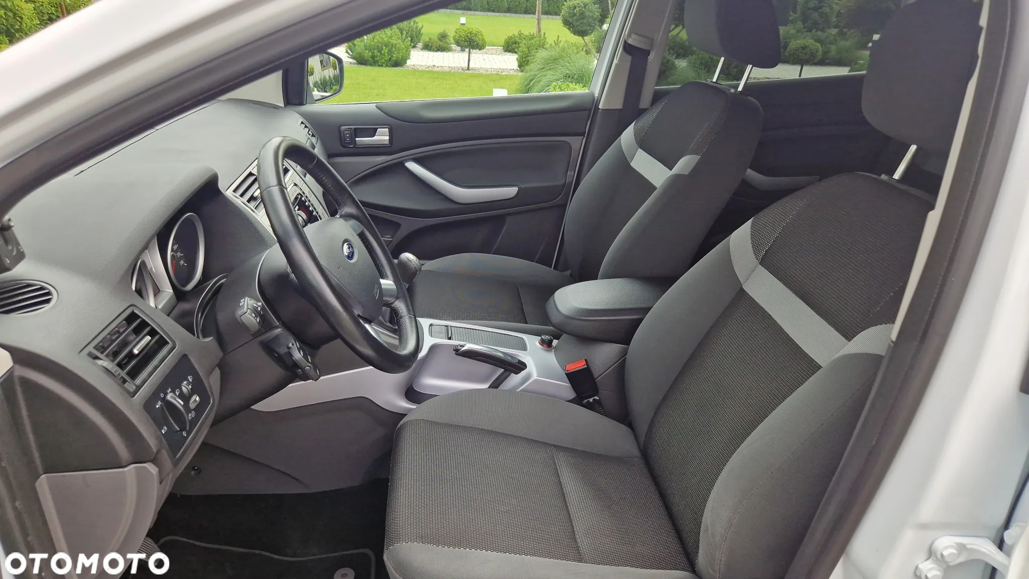 Ford Kuga 2.0 TDCi 2x4 Champions Edition - 11