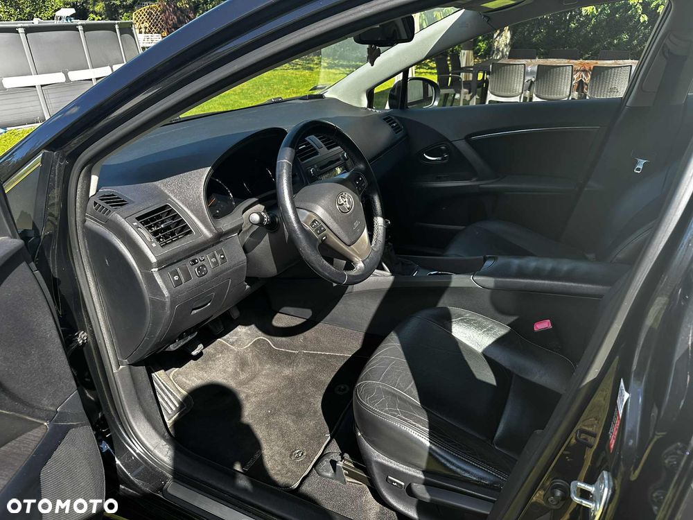 Toyota Avensis 2.0 Premium EU5 - 8