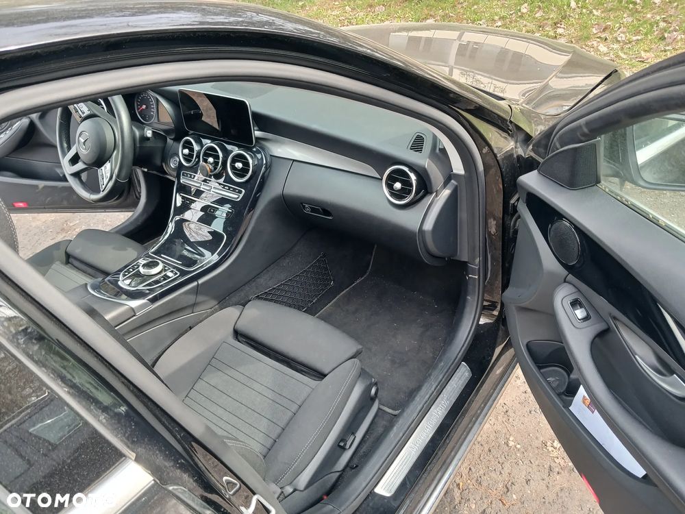 Mercedes-Benz Klasa C 180 9G-TRONIC - 6