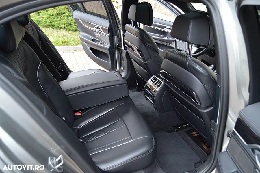 BMW Seria 7 730d xDrive - 34